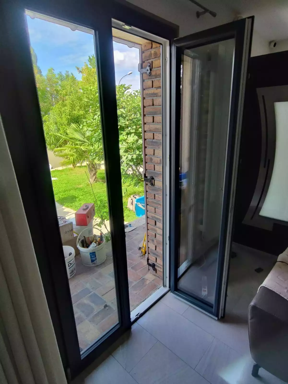 Installation portail coulissant motorisé, portillon, clôture aluminium - 014 - OUVERTIS - Neuilly-Plaisance